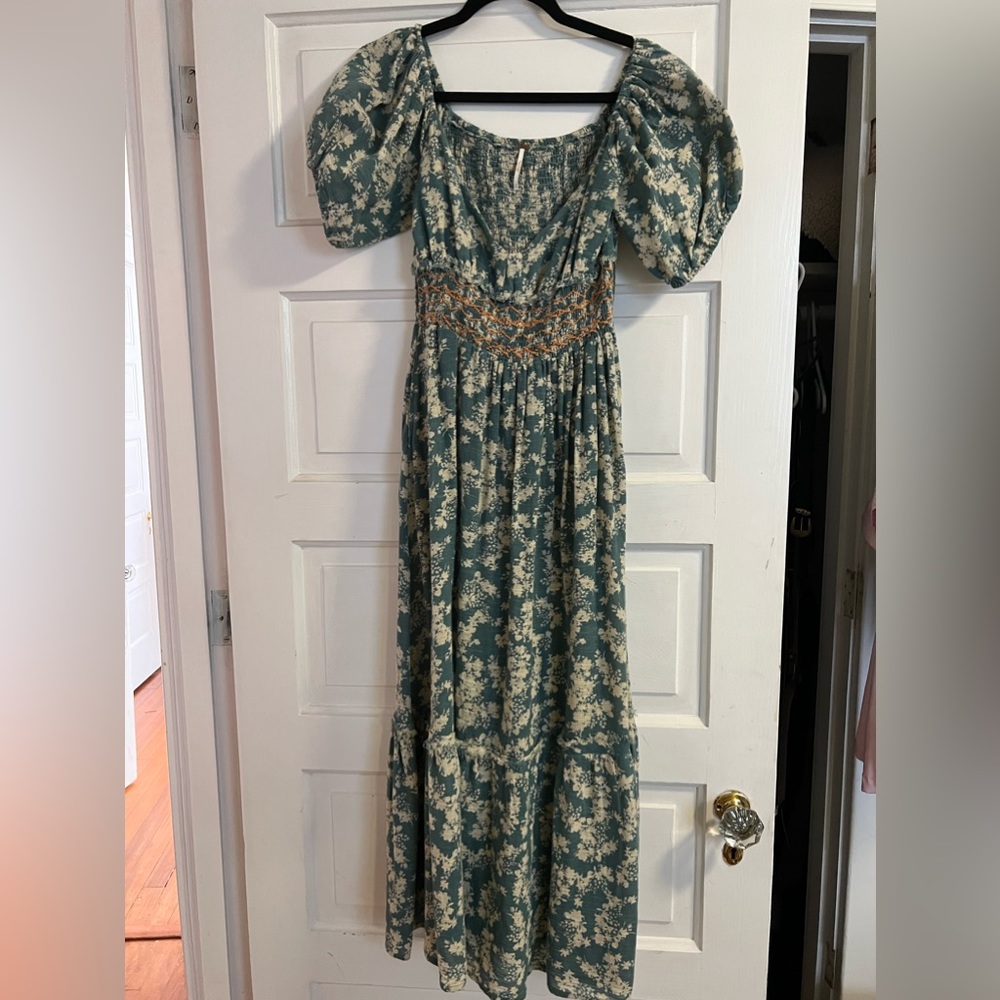 Free People maxi dress with puff sleeves, size small